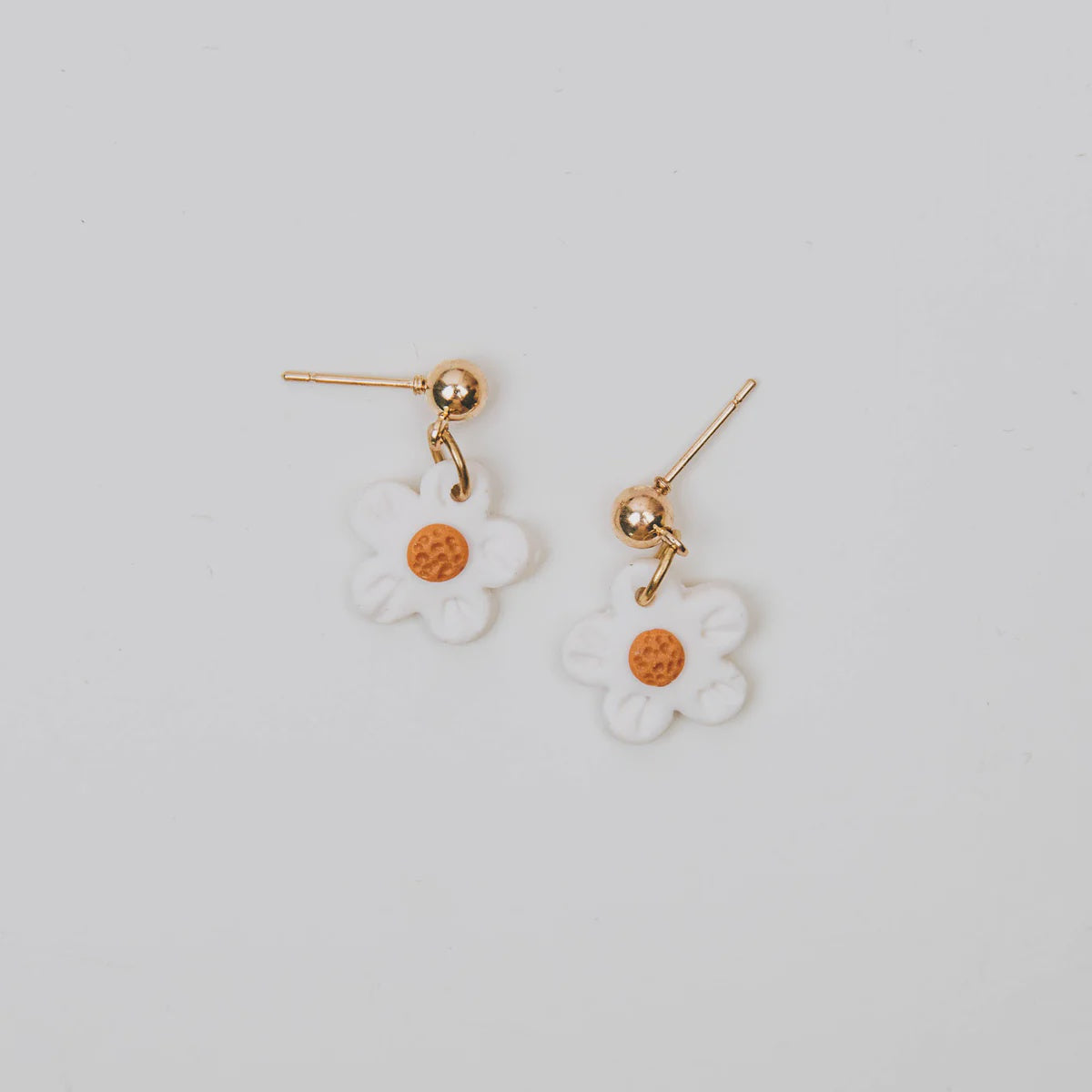 Pepper earrings mini floral drop white