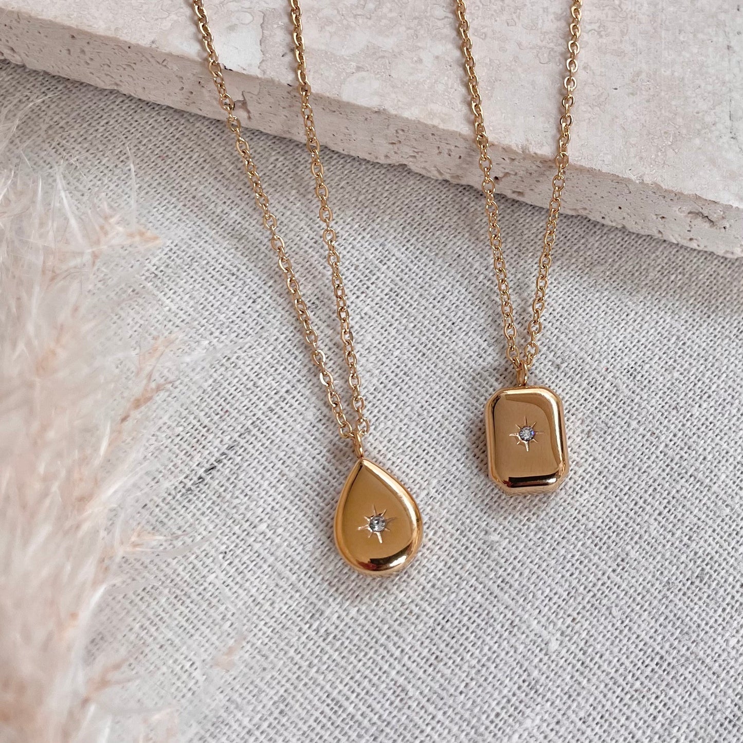 LN Necklace Embossed Solid Star Rectangle