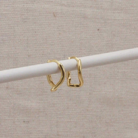 LN Earring abstract wave hoop