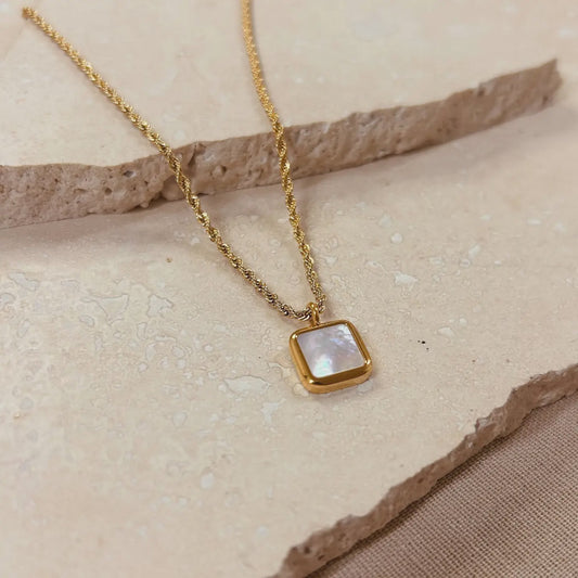 LN Necklace Mother of Pearl Rope