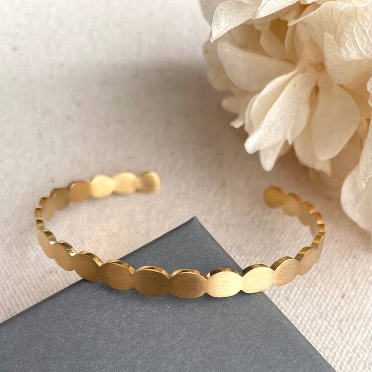 LN Bangle Scallop Gold