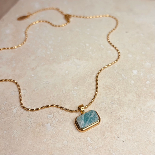 LN Necklace blue marble tablet