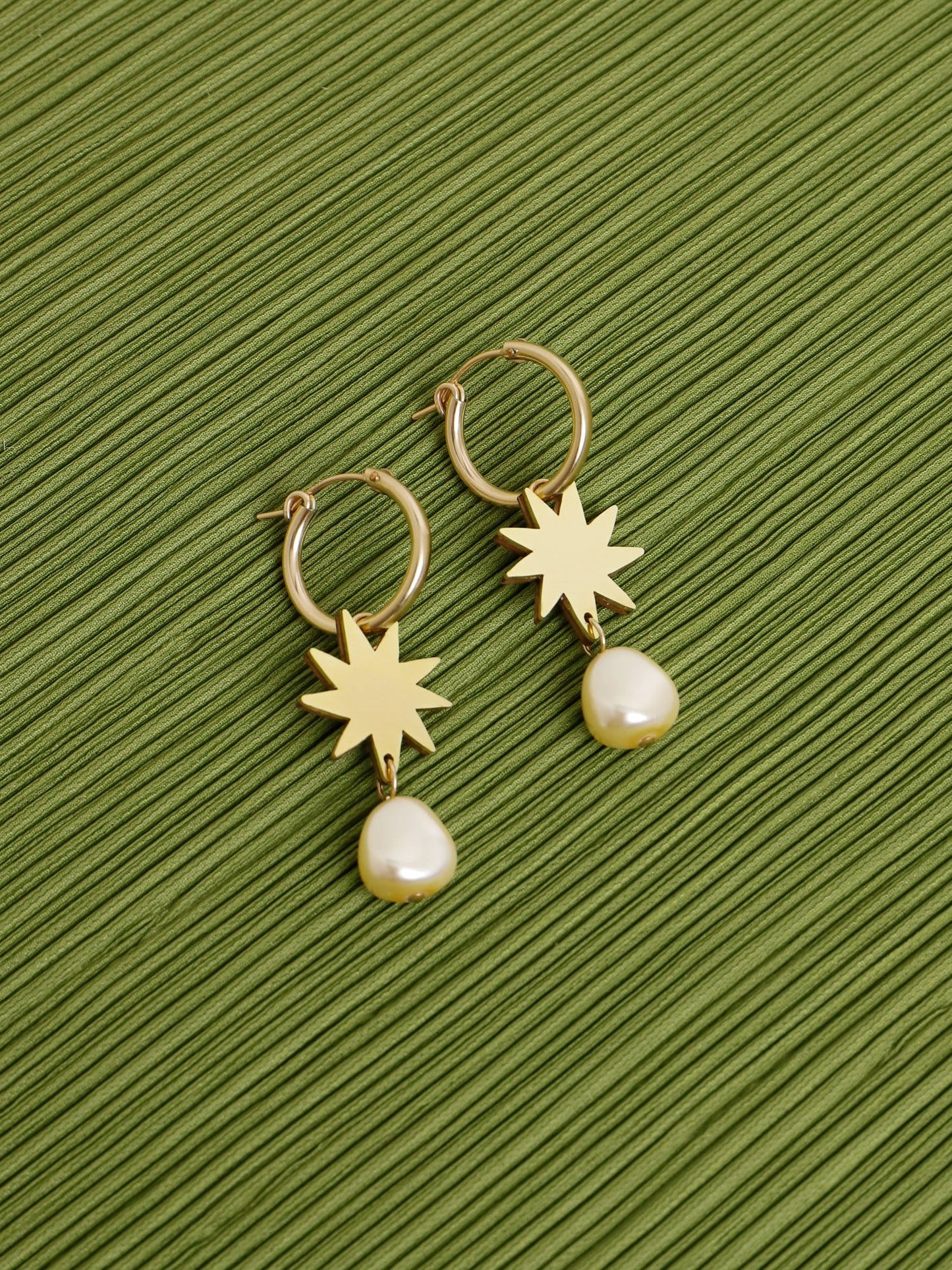 W&M Earrings kara