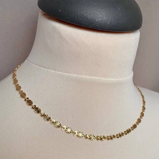 LN Necklace Oval Sunburst