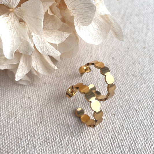 LN Earrings Scallop Hoop Gold